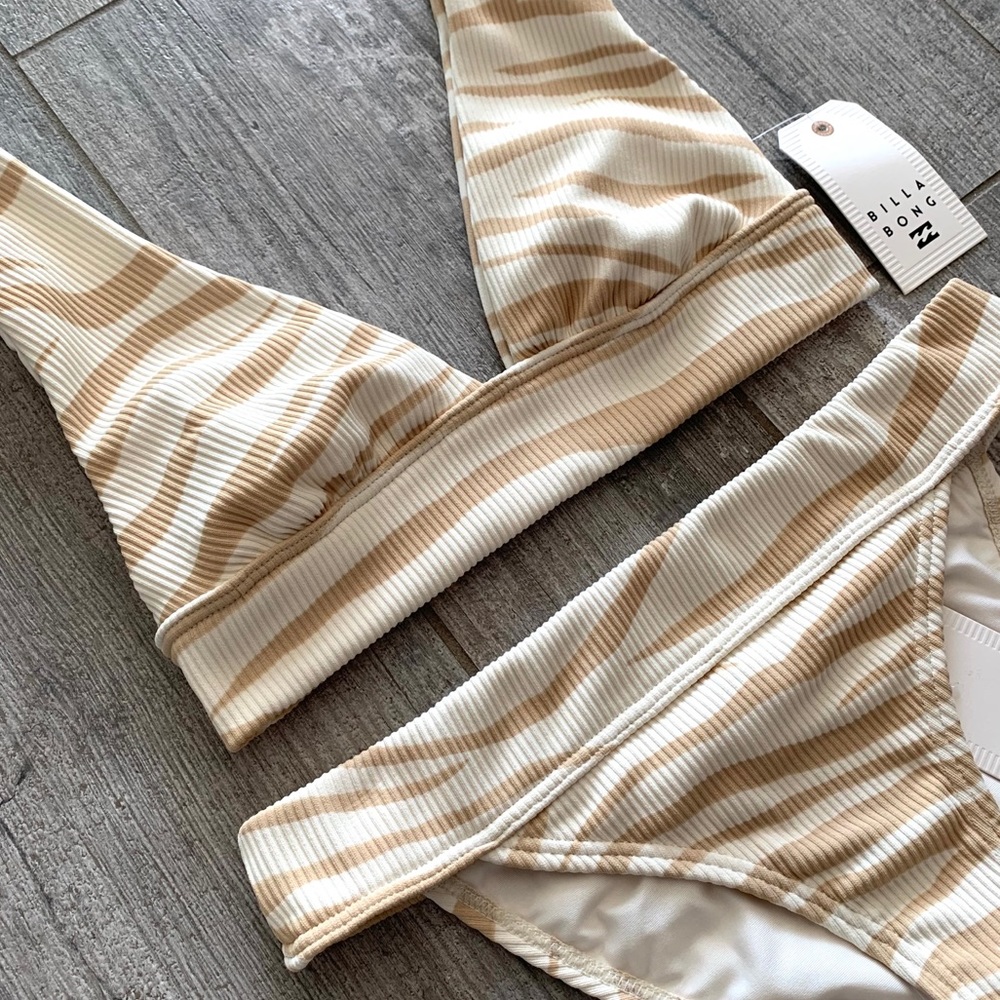 🔥🔥BILLABONG - WILD GROOVE PLUNGE TROPIC SET🔥🔥 - Picture 6 of 10